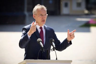 США відвернуться від НАТО, якщо Європа не збільшить військові видатки, – Столтенберг